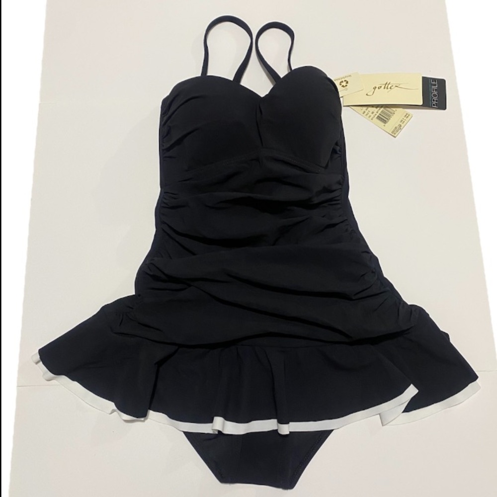 Profile by Gottex Swimdress Size 6 Bandeau Belle Curve Swimsuit ETTR2047A NWT